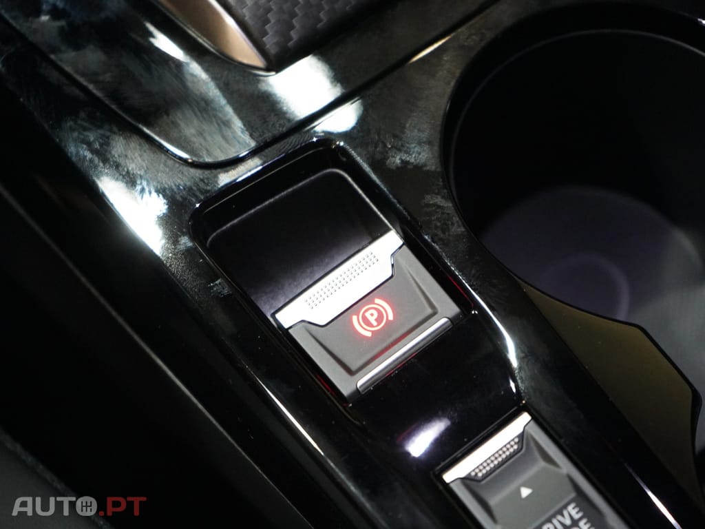 Peugeot 2008 1.2 Hybrid Allure e-DCS6
