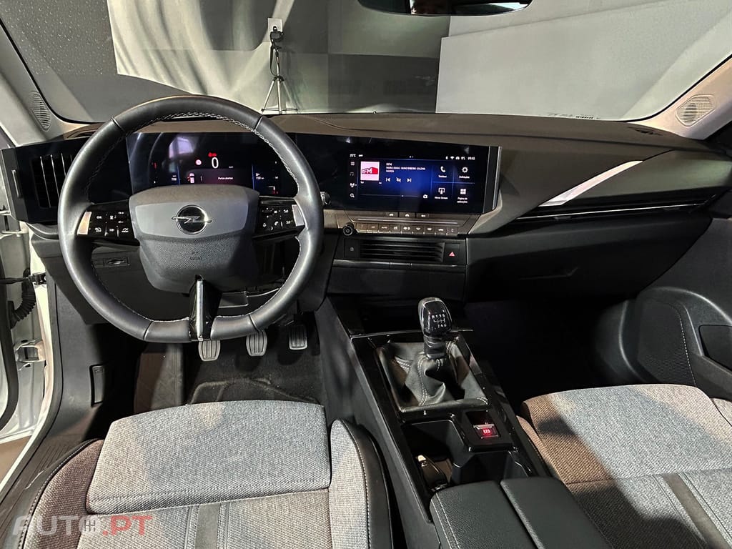 Opel Astra 1.2 T Elegance