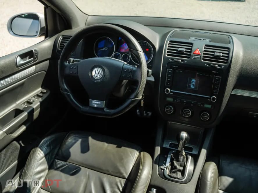 Volkswagen Golf 3.2 R32 4Motion DSG