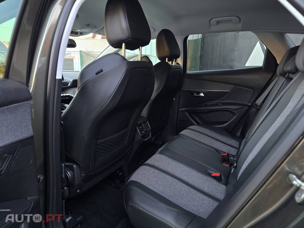Peugeot 3008 BlueHDi 130 Stop & Start EAT8 Active Business-Pack