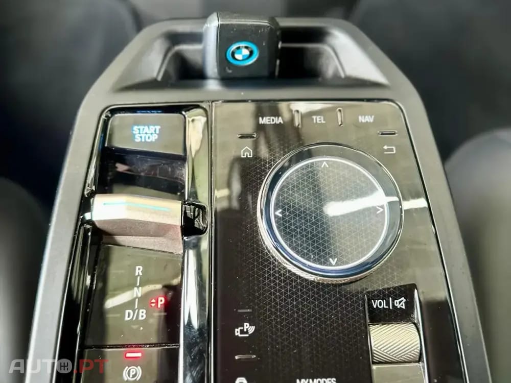 BMW iX xDrive 40 Pack Desportivo