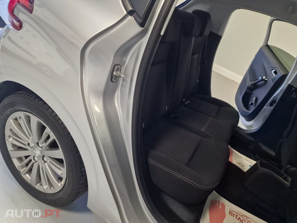 Peugeot 208 1.2 STYLE