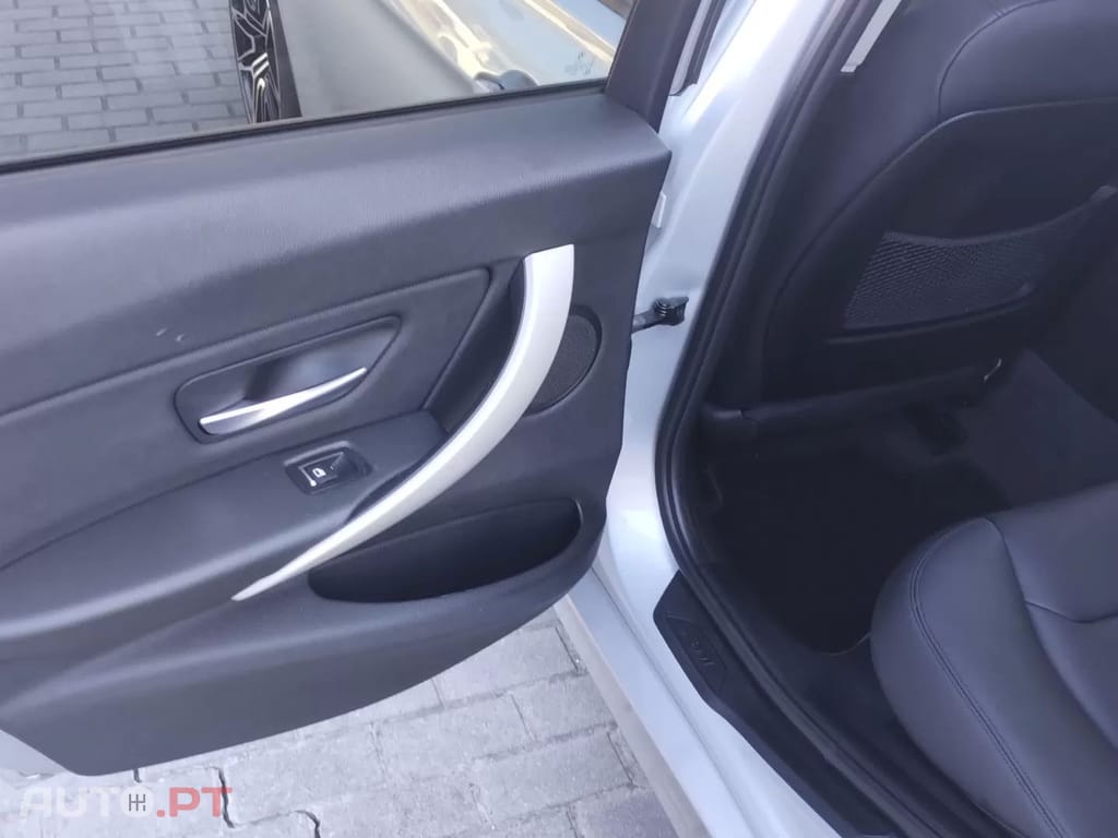 BMW 320 d Touring EfficientDynamics Line Luxury