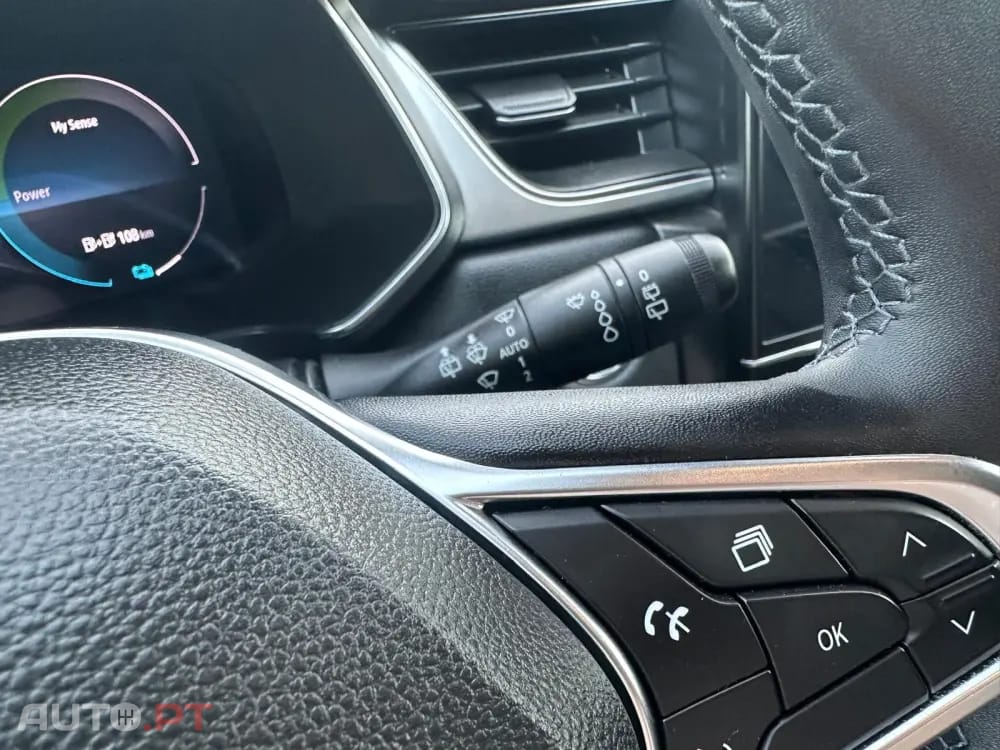 Renault Captur 1.6 E-Tech Intens