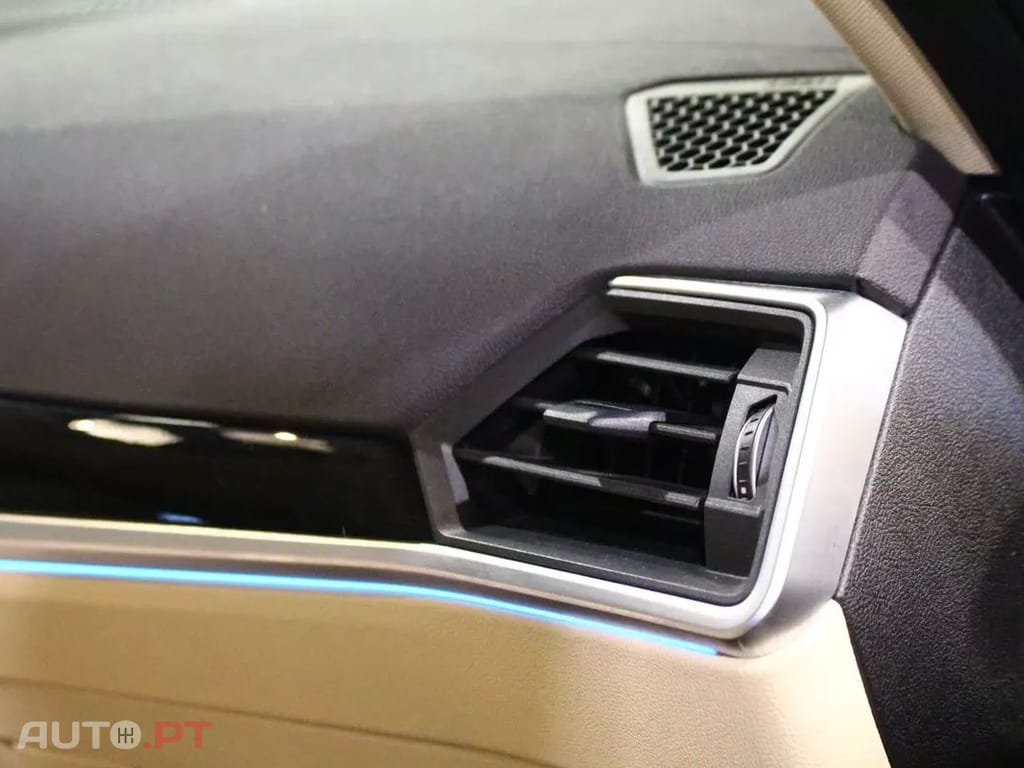 BMW 320 e Line Luxury Auto