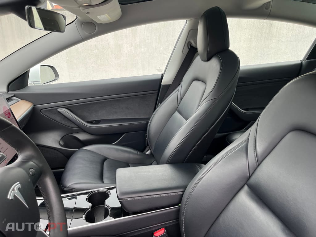Tesla Model 3 Tração Traseira
