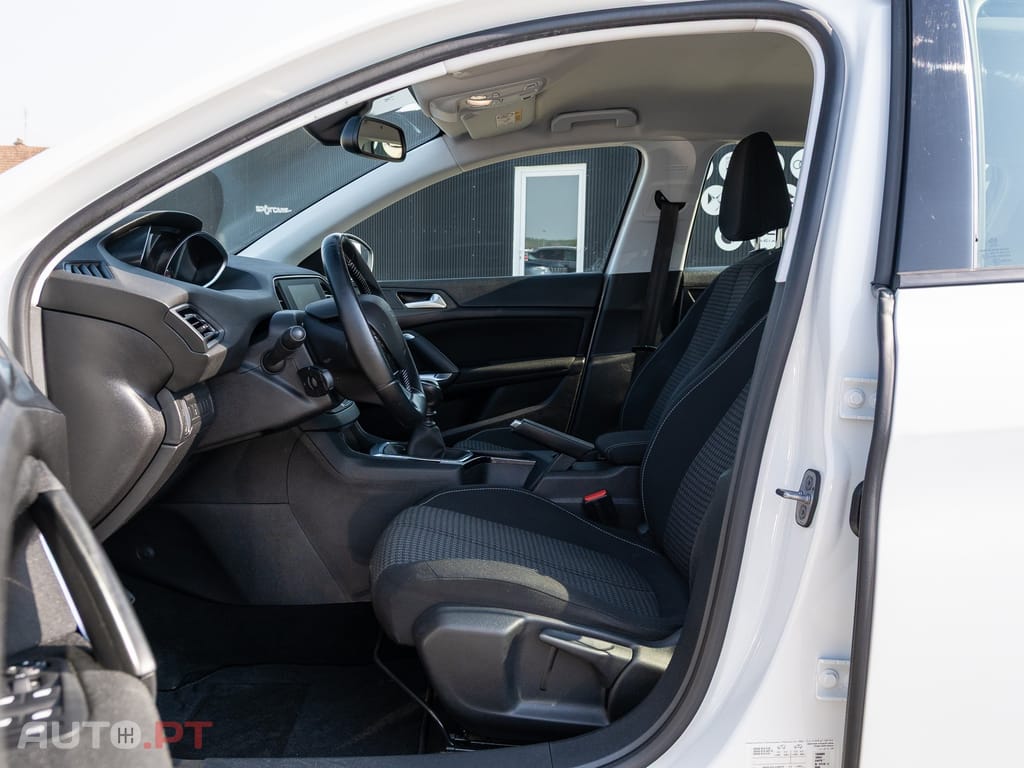 Peugeot 308 1.5 BlueHDi Business Line