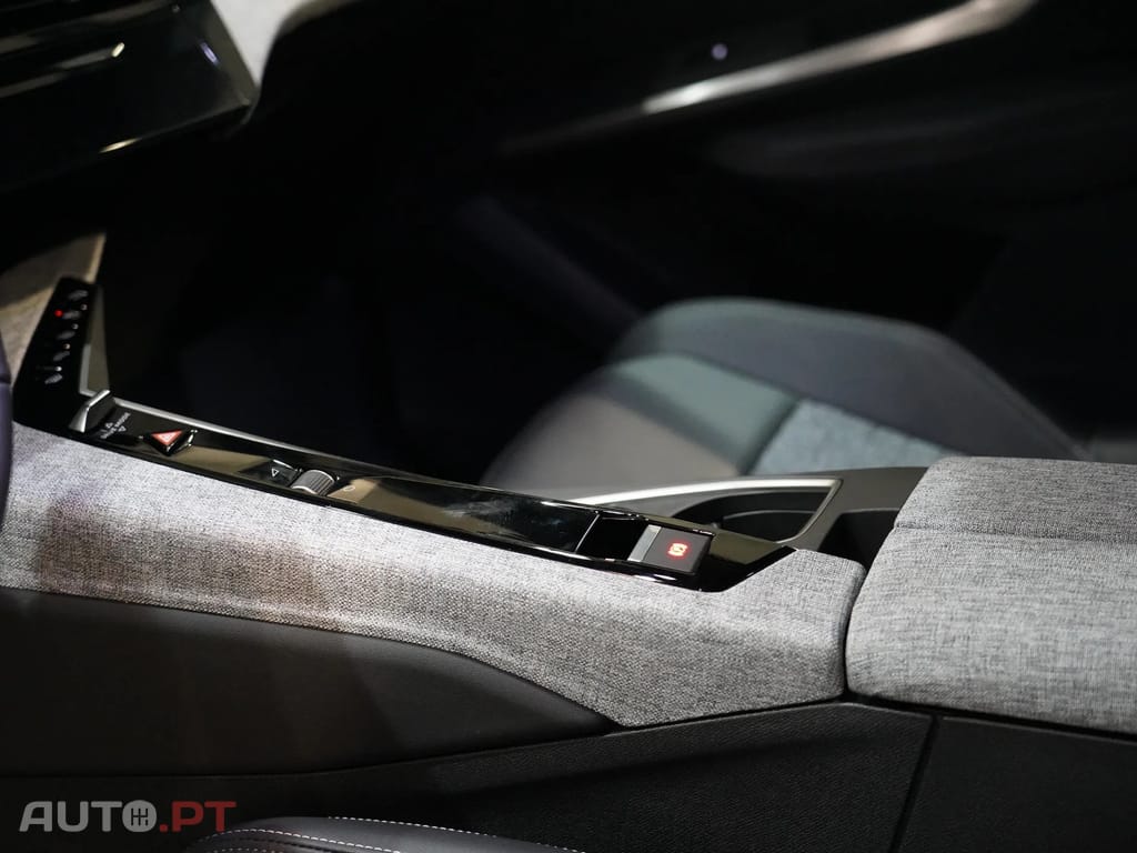 Peugeot 3008 1.2 Hybrid Allure e-DCS6