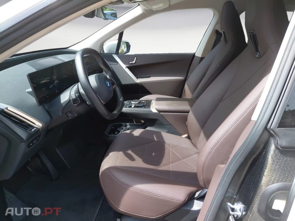 BMW iX xDrive 40