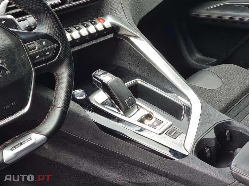 Peugeot 3008 1.6 PureTech GT EAT8