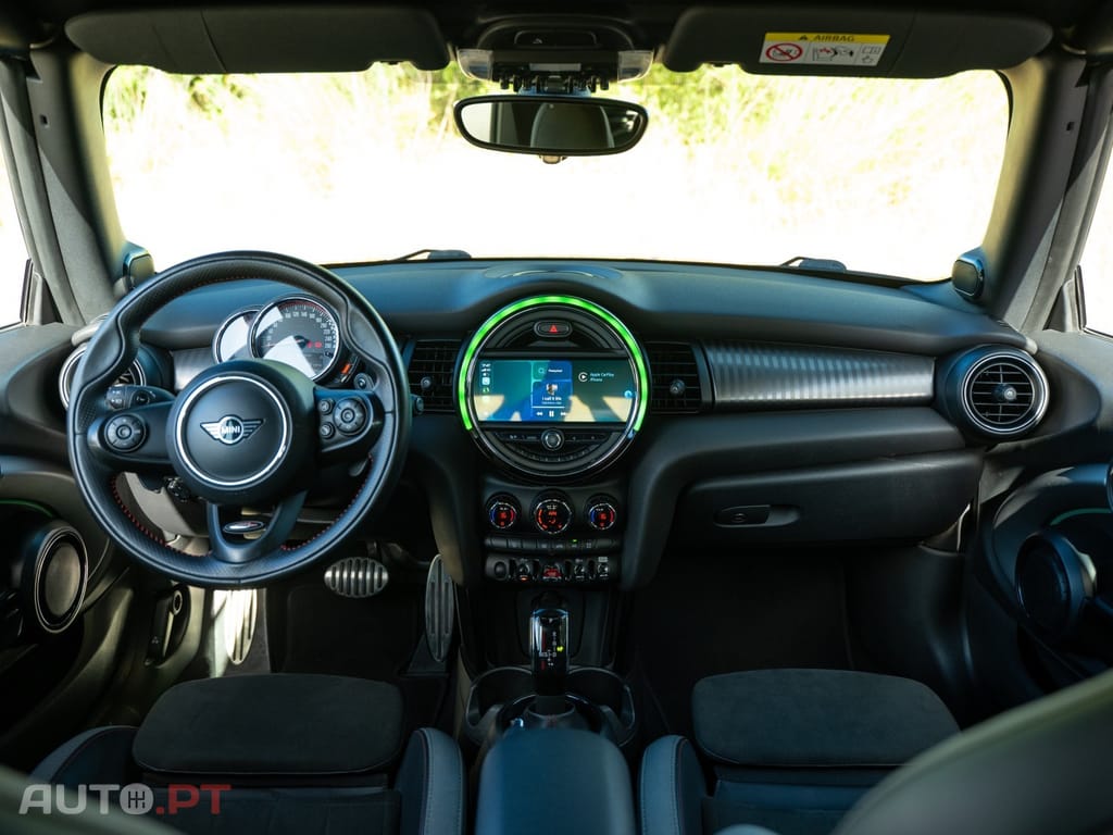 MINI Cabrio John Cooper Works Auto Desportiva