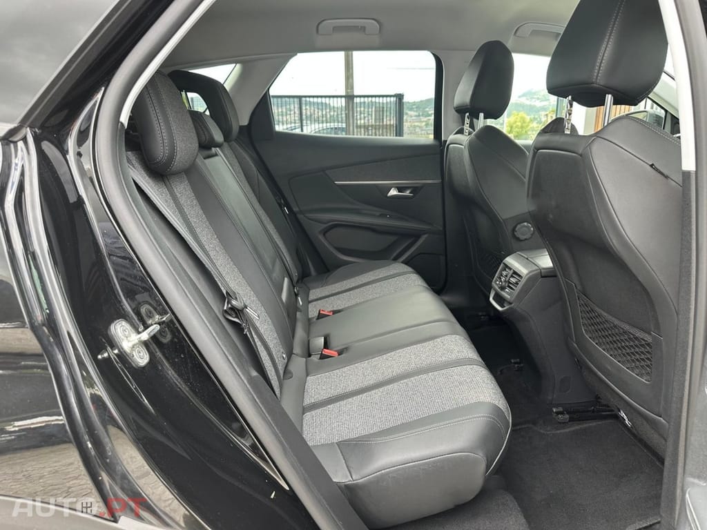 Peugeot 3008 1.5 BlueHDi Allure