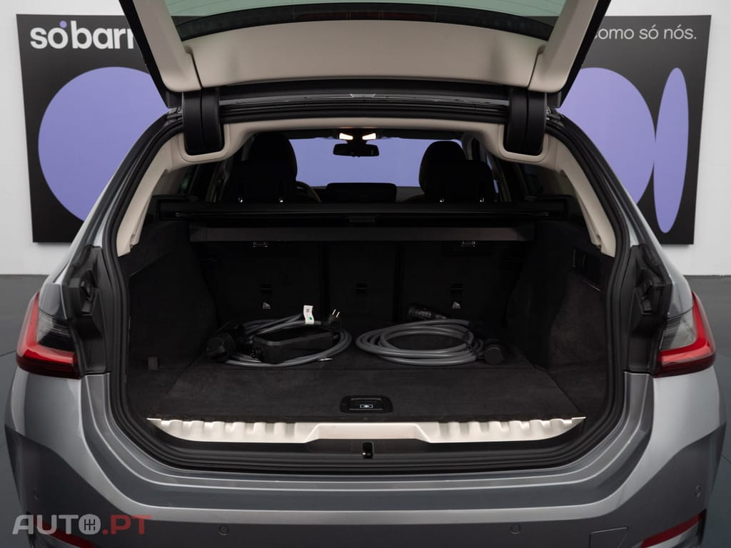 BMW 330 e Auto