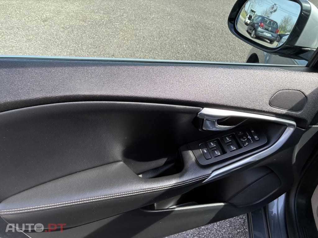 Volvo V40 1.6 D2 Eco R-Design