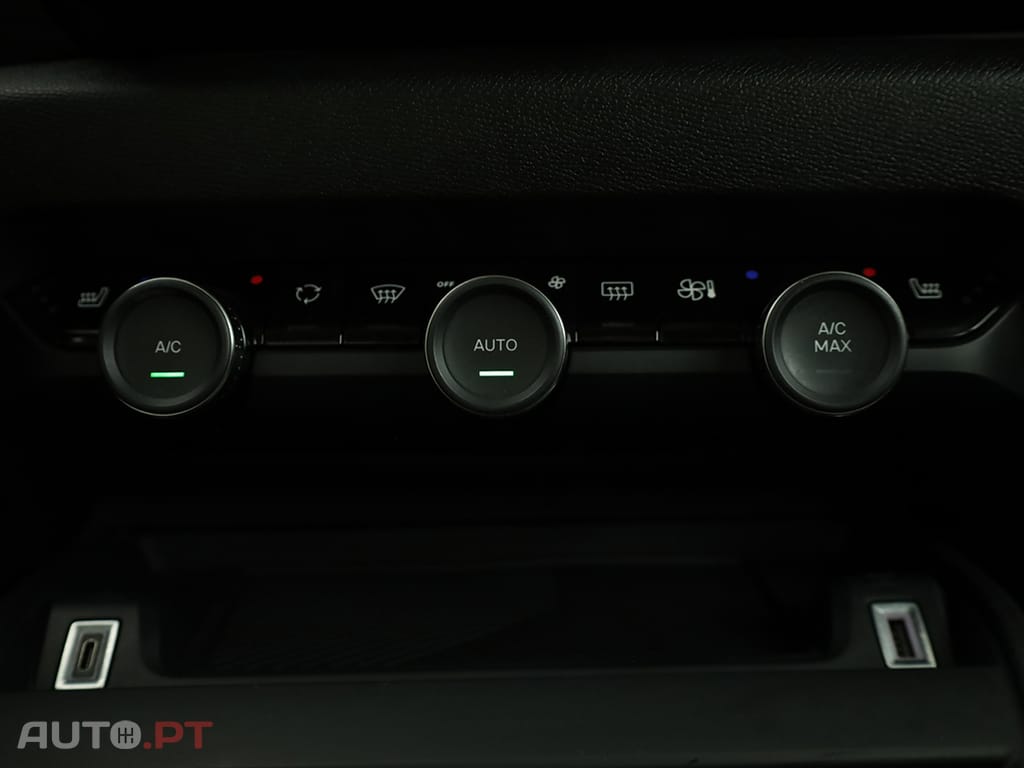 Citroen C4 C4 1.2 PureTech Plus EAT8