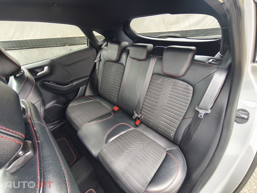 Ford Puma 1.0 EcoBoost MHEV ST-Line X