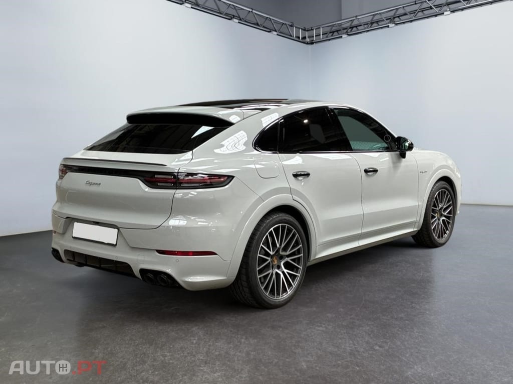 Porsche Cayenne E-Hybrid Triptronic V6