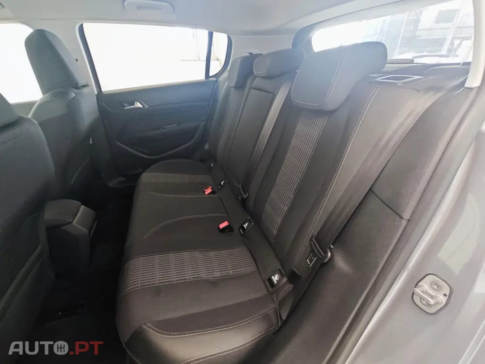 Peugeot 308 PureTech 130 EAT8 Allure Pack