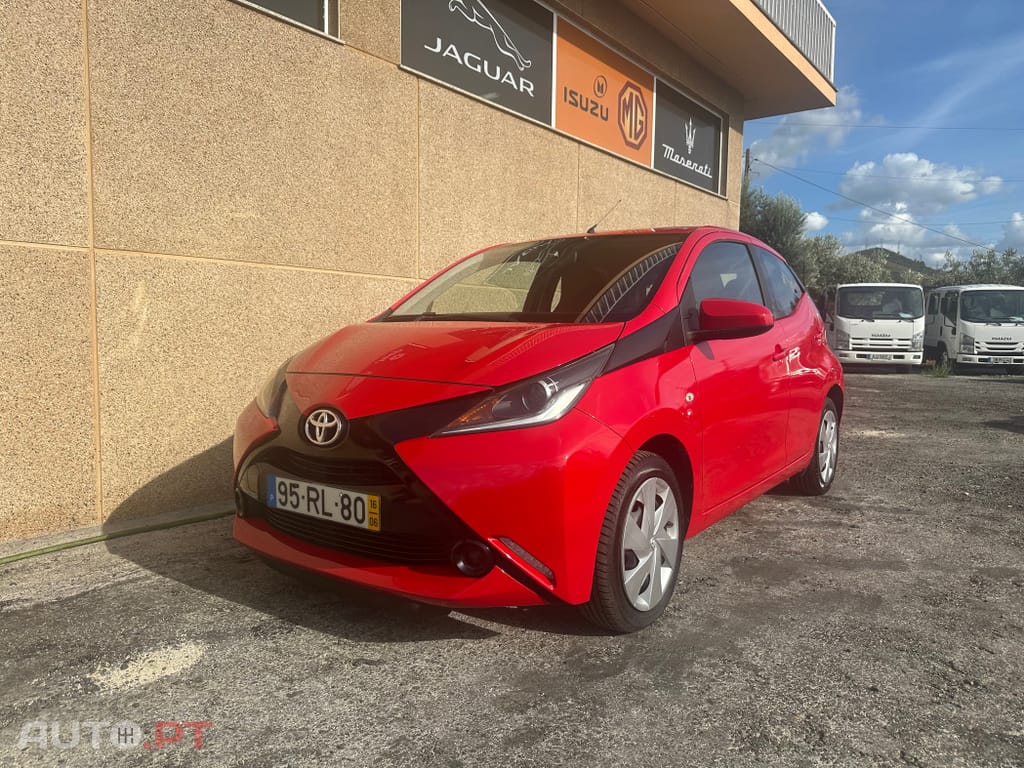 Toyota Aygo 1.0 X-Play Plus