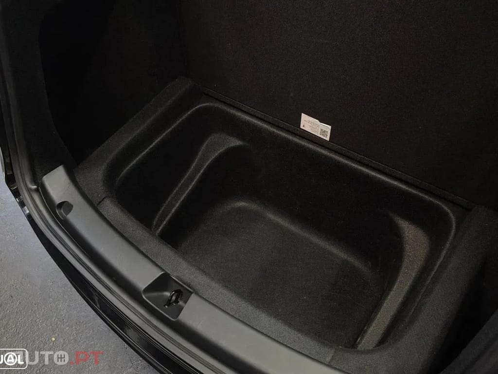 Tesla Model Y Long Range Dual Motor AWD