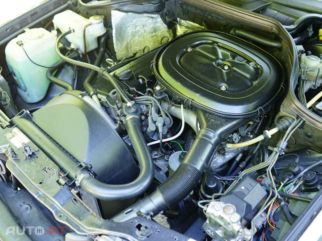 Mercedes-Benz 230 CE w124