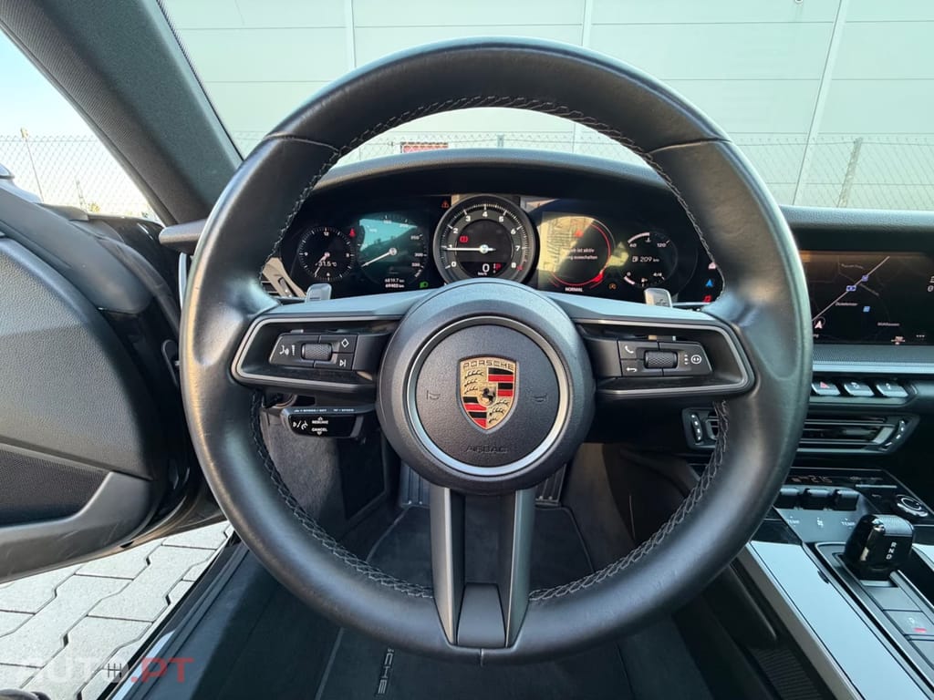 Porsche 992 Carrera GTS
