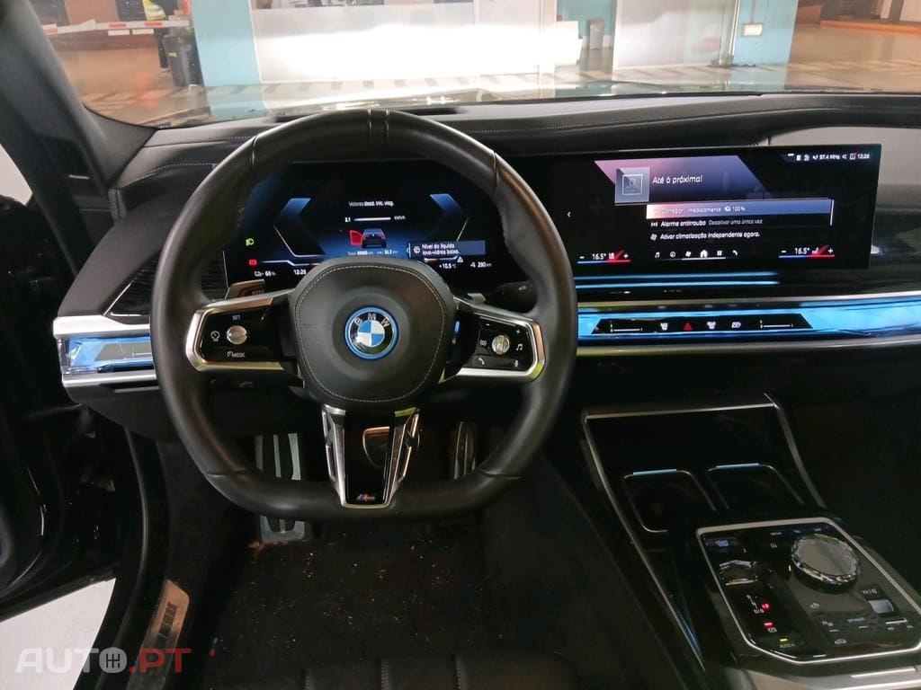 BMW i7 xDrive60 Pack Desportivo M Pro
