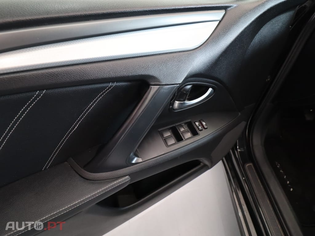 Toyota Avensis Touring Sports 1.6 D-4D Exclusive+GPS