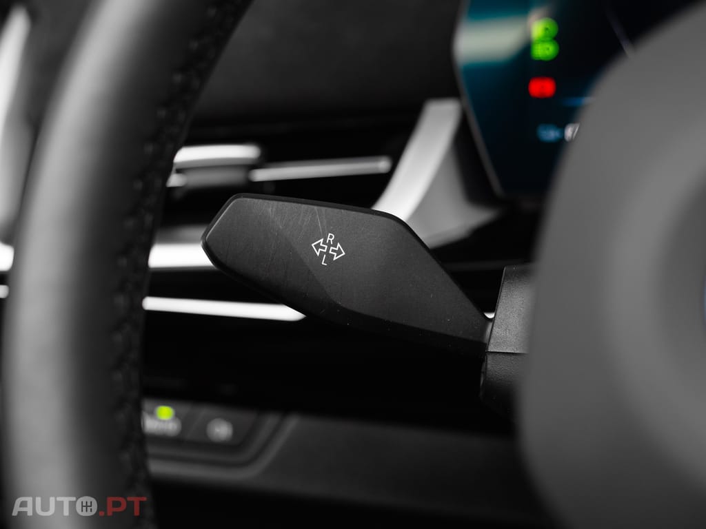 BMW iX2 xDrive30 Pack Desportivo M Pro