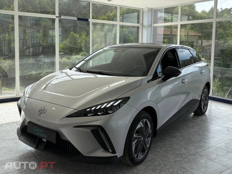 MG MG4 64 kWh Luxury
