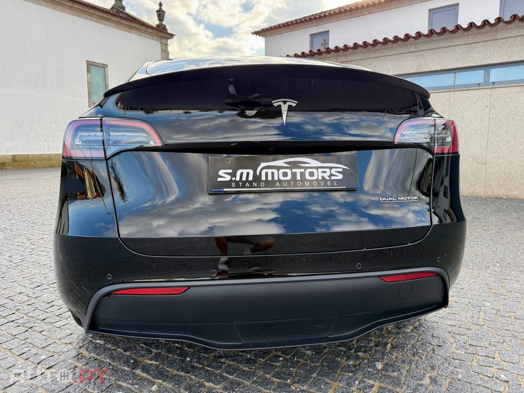 Tesla Model Y Performance Dual Motor AWD