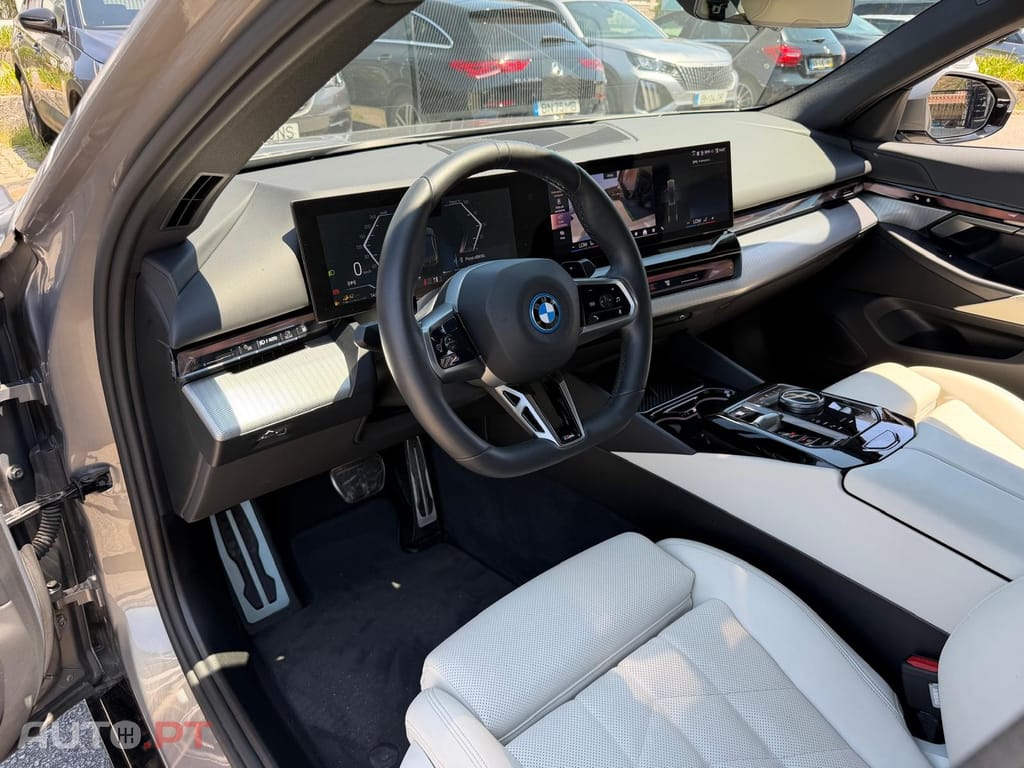 BMW 530 e Pack Desportivo M Pro