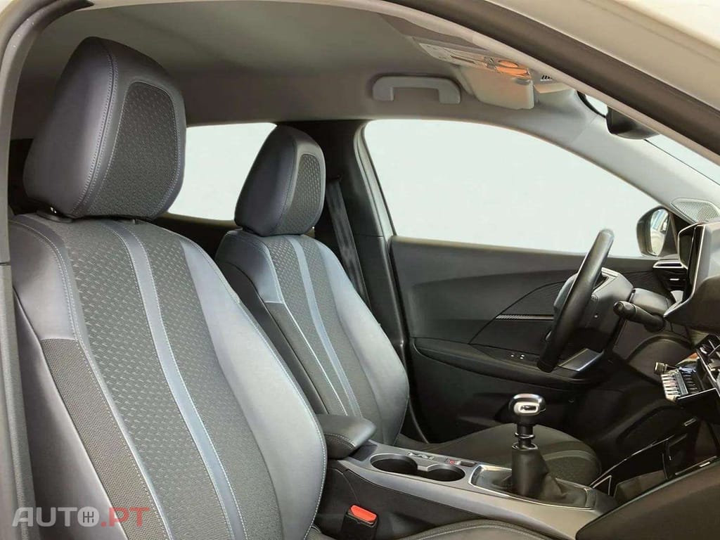 Peugeot 2008 1.2 PureTech Allure
