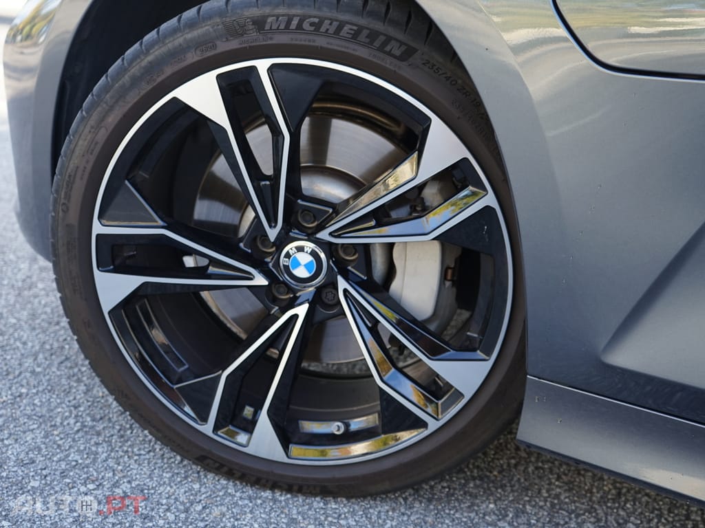 BMW 330 e touring auto