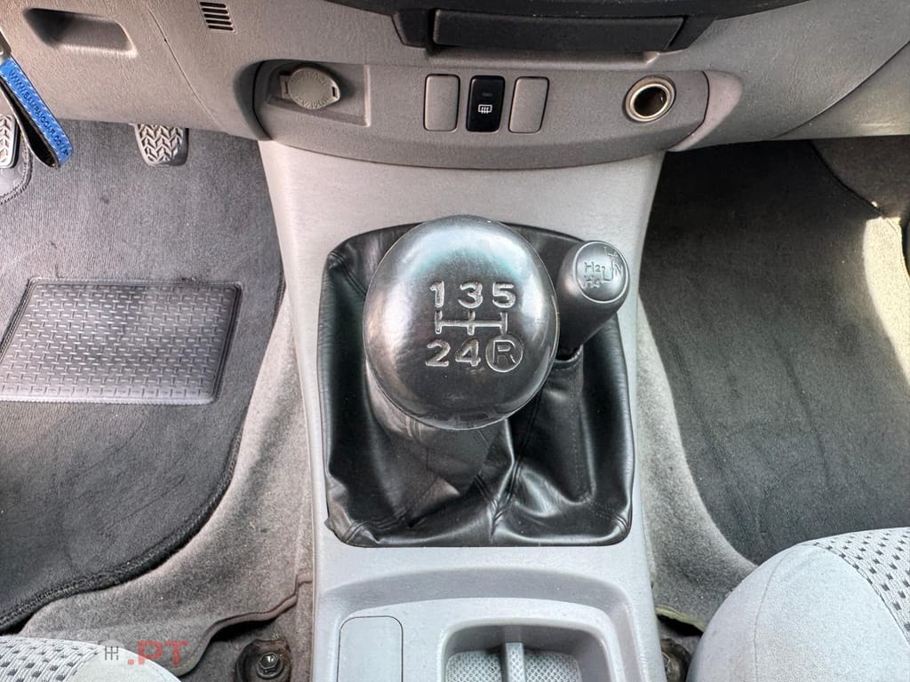 Toyota Hilux 2.5 D-4D CD Tracker