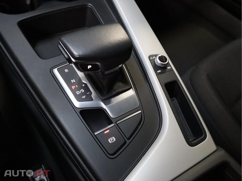 Audi A4 30 TDI S tronic Avant