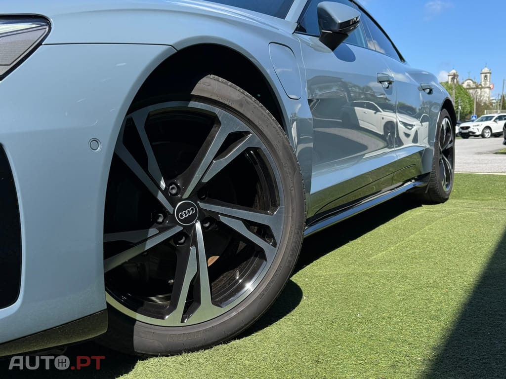 Audi E-Tron GT quattro