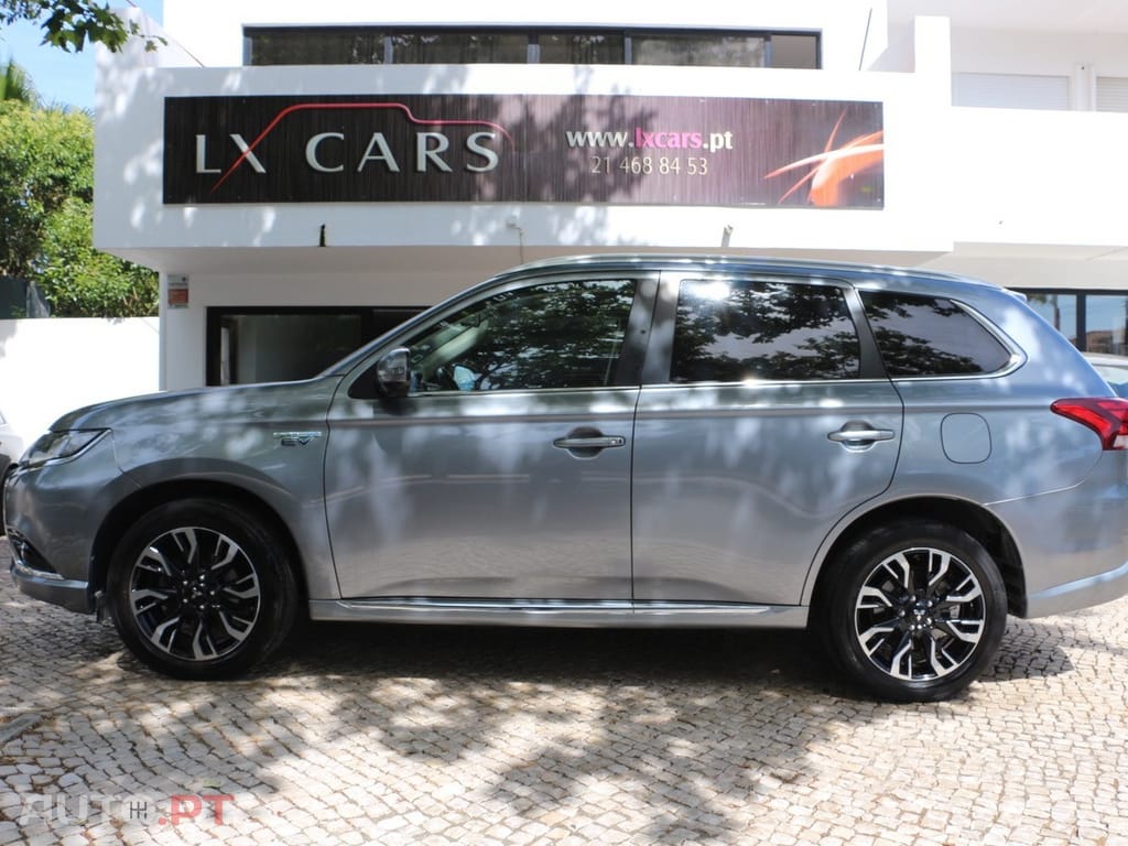 Mitsubishi Outlander 2.0 MIVEC Instyle Navi+