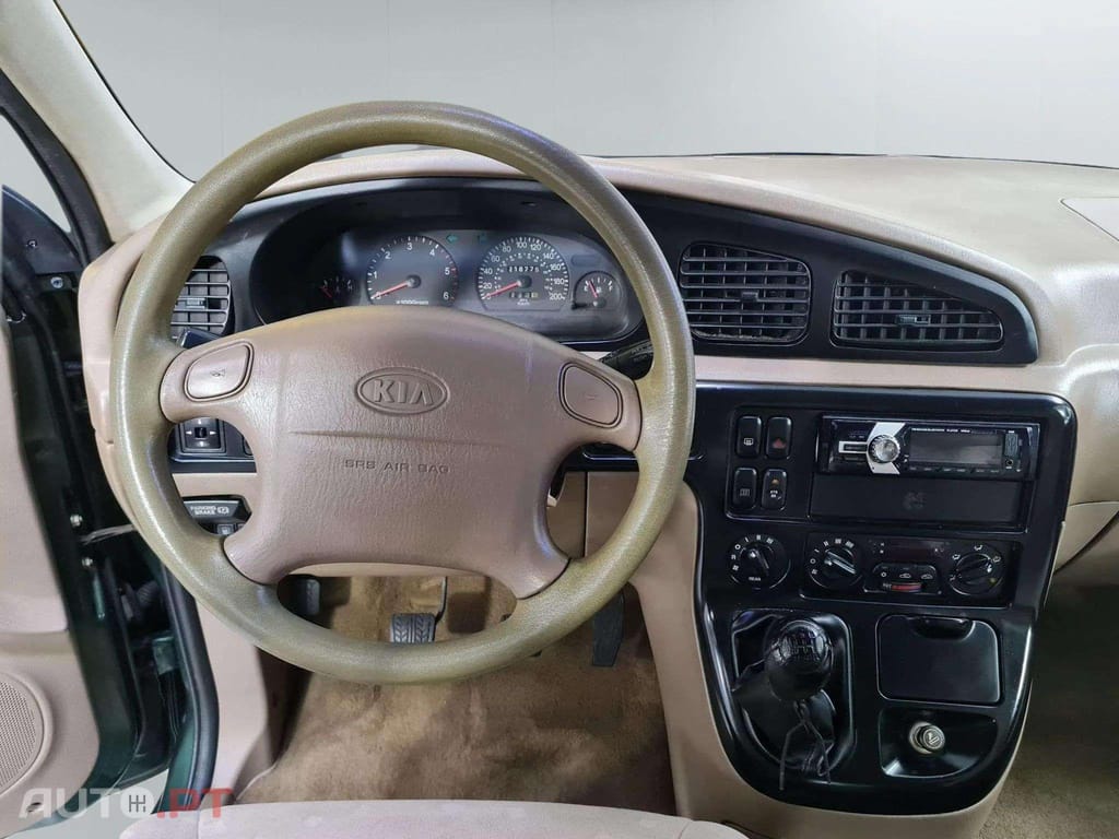 Kia Carnival LS