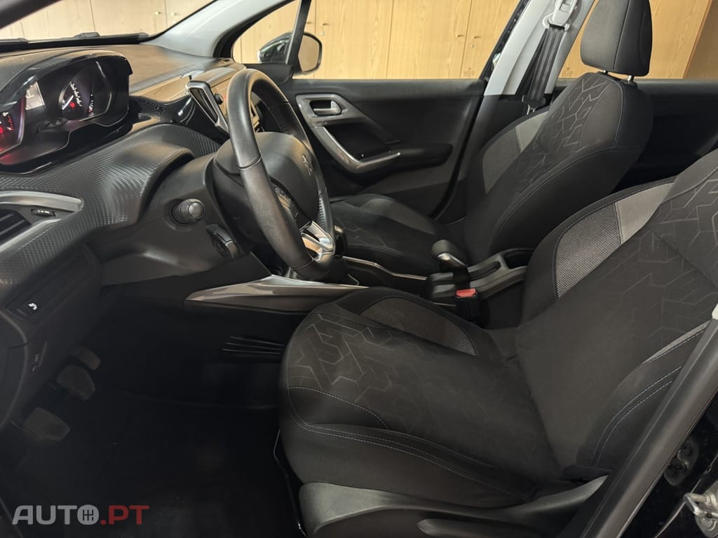 Peugeot 2008 1.2 PureTech Style