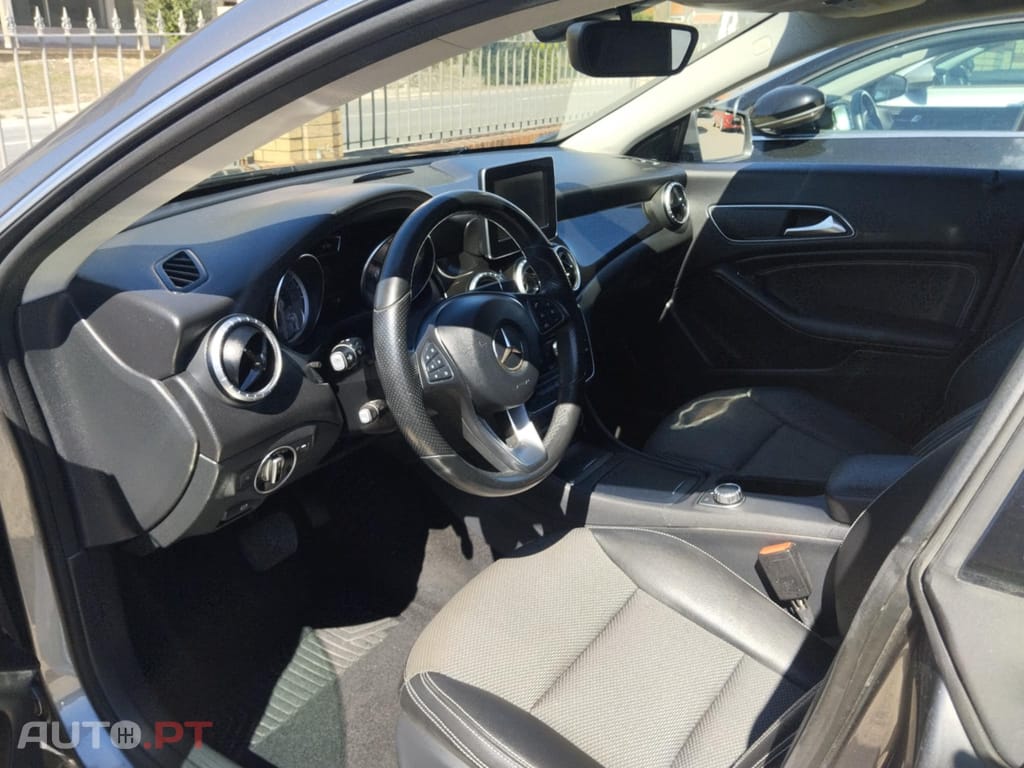 Mercedes-Benz CLA 200 200d