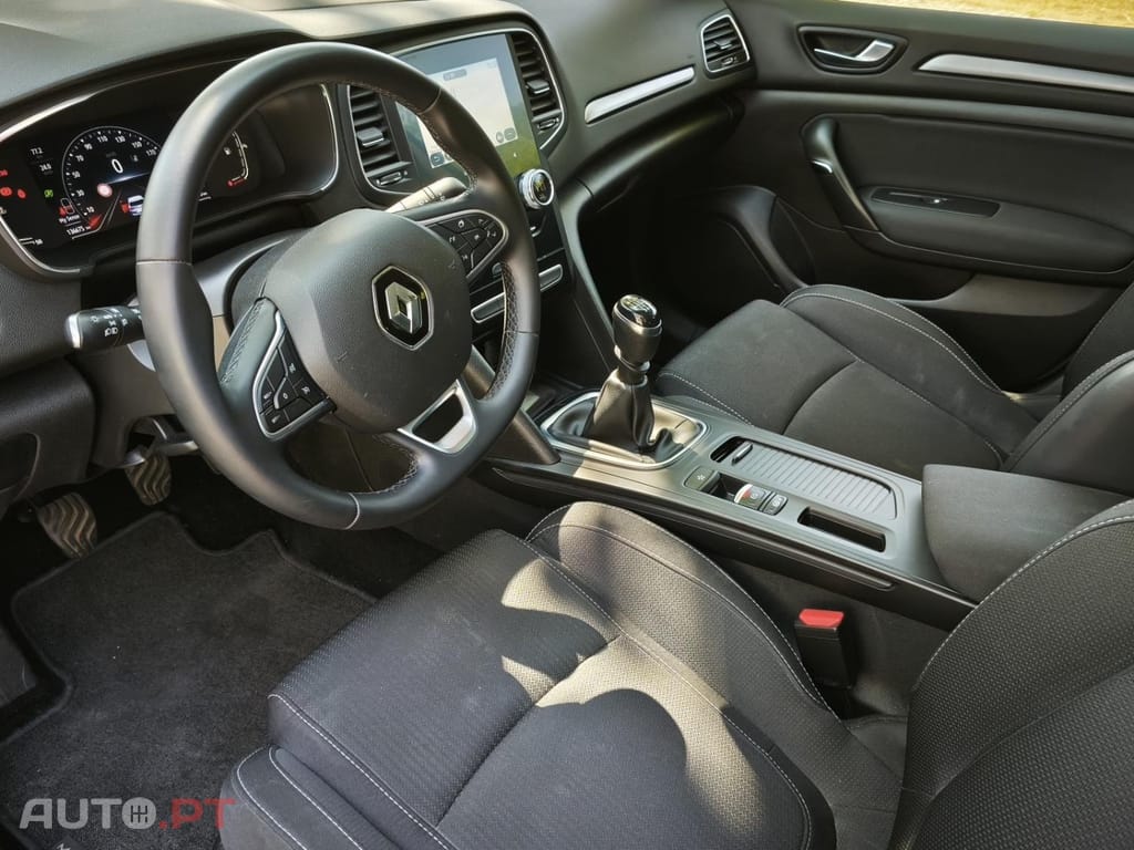 Renault Mégane Sport Tourer 1.5 Blue dCi Business — fotografia 12