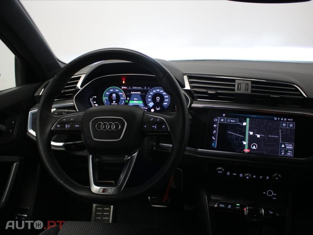 Audi Q3 45 TFSIe S line S tronic