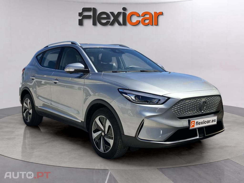 MG ZS EV 72.6 kWh Luxury OBC 11 KW