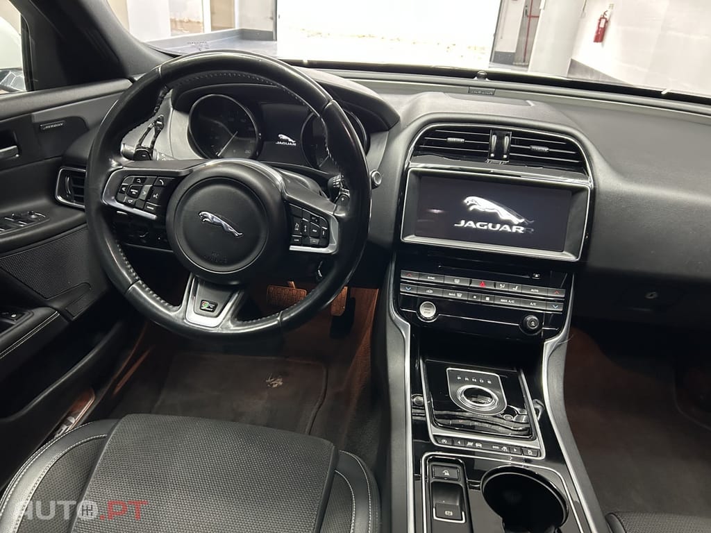 Jaguar XE 2.0 D R-Sport Aut.