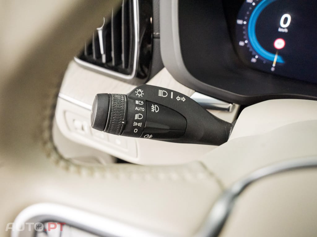Volvo XC60 2.0 T6 PHEV Inscription AWD