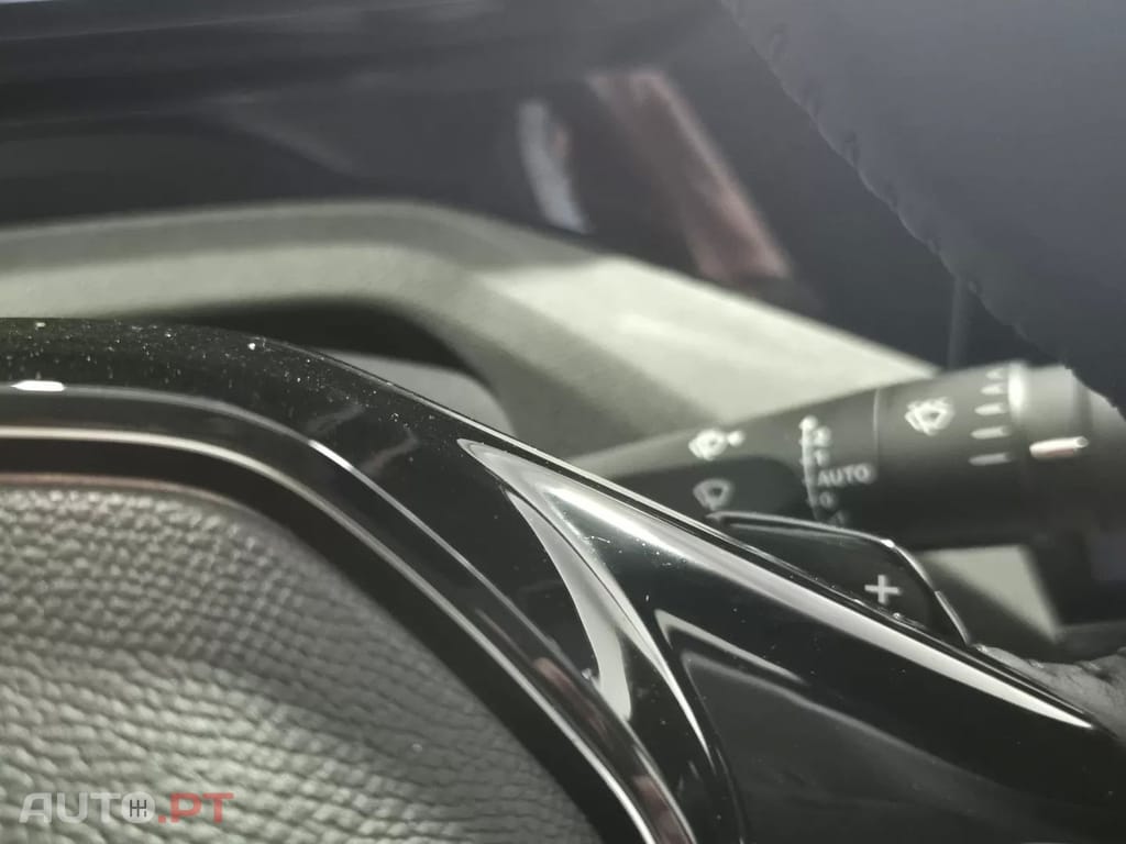 Peugeot 408 1.2 Hybrid Allure e-DCS6