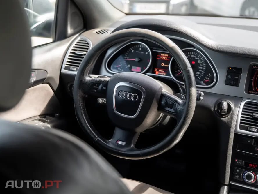 Audi Q7 3.0 TDI DPF quattro tiptronic