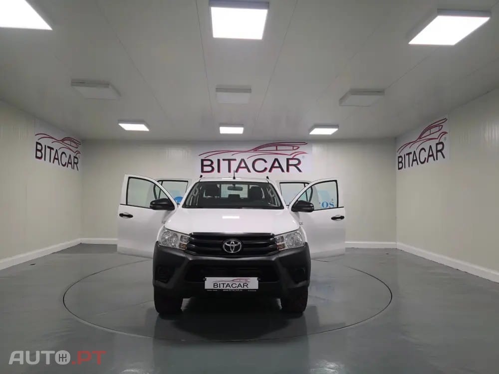 Toyota Hilux 2.4 D-4D 4WD CD CH