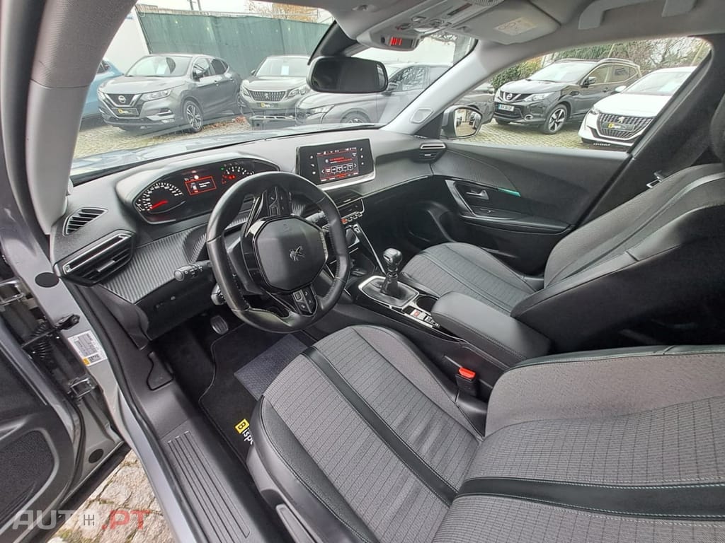 Peugeot 2008 1.2 PureTech Allure